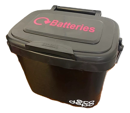 Black 5 litre battery caddy is ideal for safely storing your used batteries until disposal, easy to use and a handle to carry